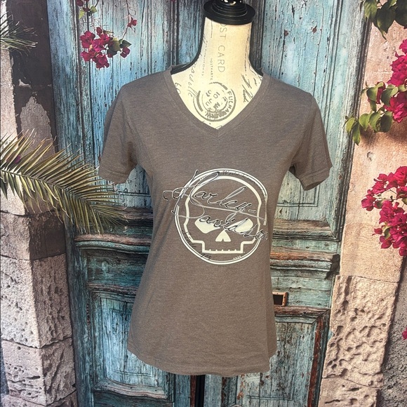 Harley-Davidson Tops - Harley Davidson skull tshirt, size small, excellent condition